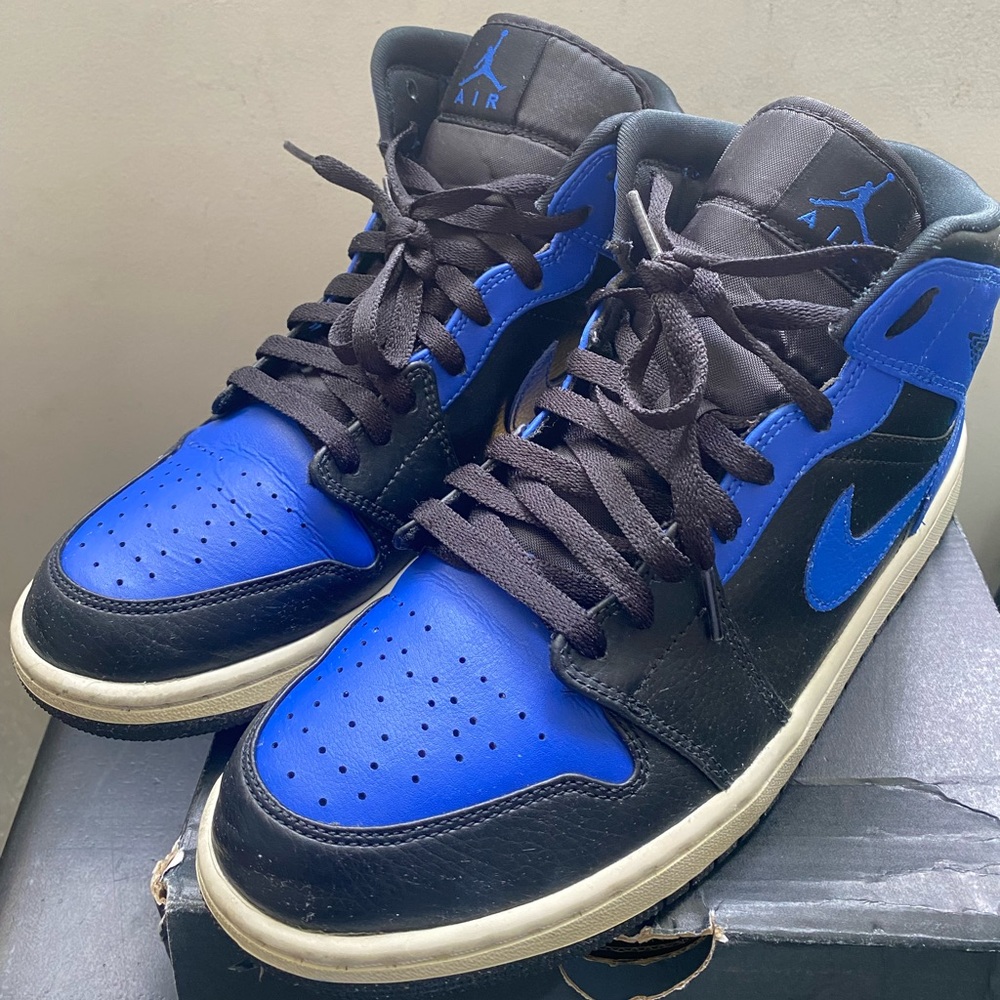 Air Jordanan 1 mid royal blue black Sz 10